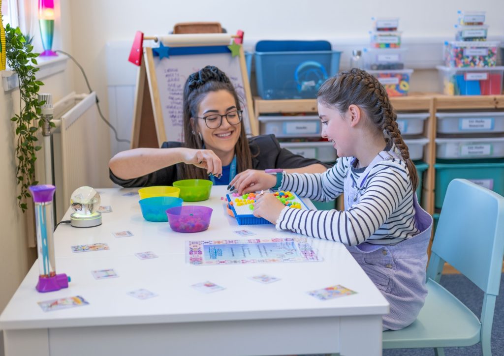 Learner identity: Lydia and a primary school student engage in a critical thinking challenge